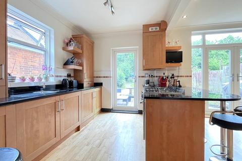 32 Minster Road, Bromley, BR1 4DZ