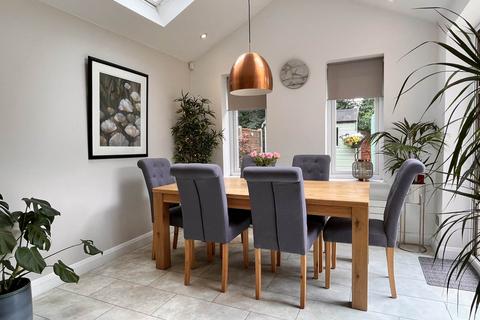 20 Arkle Drive, Chadderton, Oldham, OL9 0ND