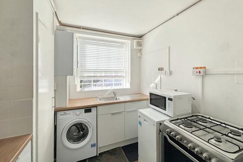 2 bedroom flat for sale, Flat 1, Bertrand House, Leigham Avenue, Streatham, London, SW16 2TJ