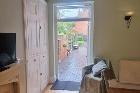 16 Middle Street, Worcester, WR1 1NQ