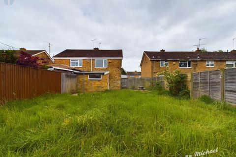 2 bedroom semi-detached house for sale, Coventon Road, Aylesbury