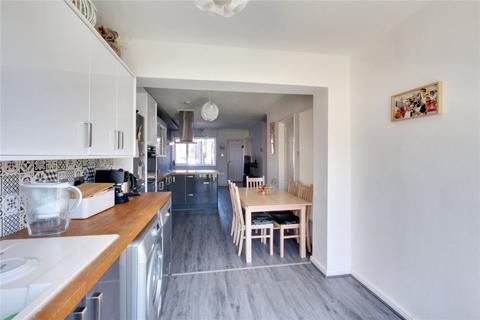 16 Fairways, Norwich, NR6 5PN