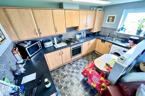 2 bedroom flat for sale, Hall Ith'wood Lane, Bolton, Greater Manchester, BL2 3DT