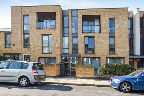 2 bedroom flat to rent, Annandale Road Greenwich SE10