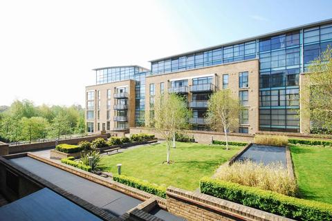 2 bedroom flat to rent, Ferry Quays, Brentford, TW8