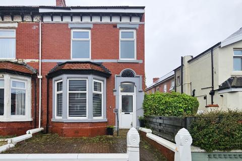 7 bedroom terraced house to rent, Holmfield Road, Blackpool, Lancashire, FY2