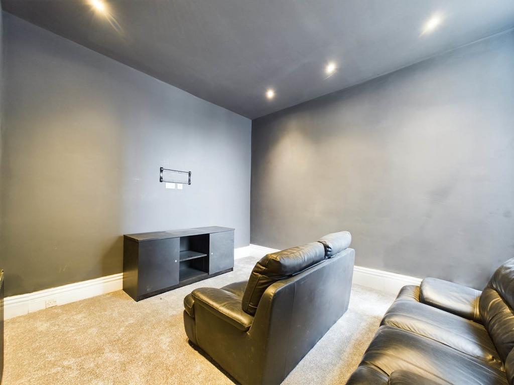 51 Holmfield Road (13)