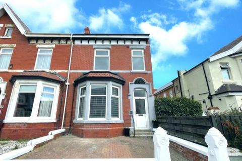 7 bedroom terraced house to rent, Holmfield Road, Blackpool, Lancashire, FY2