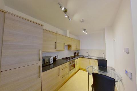 2 bedroom flat to rent, Kelvindale Court, Glasgow, G12