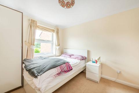 1 bedroom end of terrace house to rent, Locksmeade Road, Ham, Richmond, TW10