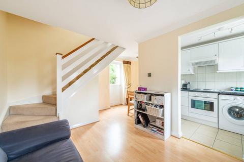 1 bedroom end of terrace house to rent, Locksmeade Road, Ham, Richmond, TW10