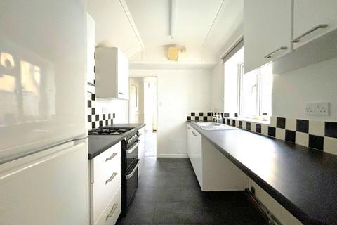 2 bedroom terraced house to rent, Sedlescombe Road North, St Leonards-on-Sea, TN37