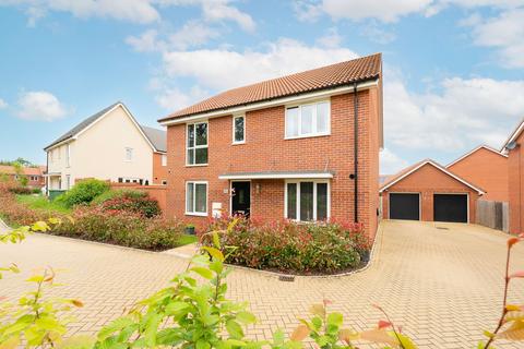 4 bedroom detached house for sale, Velvet Close, Wymondham