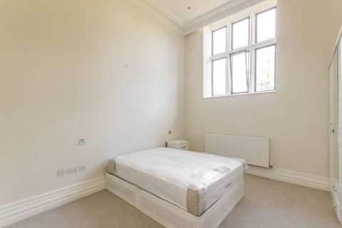 2 bedroom flat to rent, The Ridgeway, Mill Hill, London, NW7