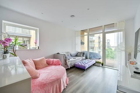 2 bedroom flat to rent, Frazer Nash Close, Isleworth, TW7