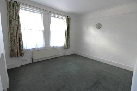2 bedroom maisonette to rent, West End Lane, High Barnet EN5