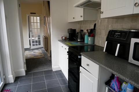 3 bedroom terraced house for sale, Vernon Street, Wrexham, LL11