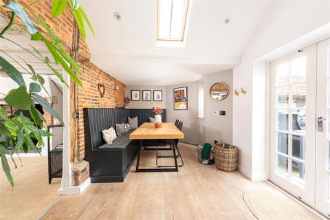 3 bedroom cottage for sale, The Green, Quainton, Aylesbury, Buckinghamshire, HP22