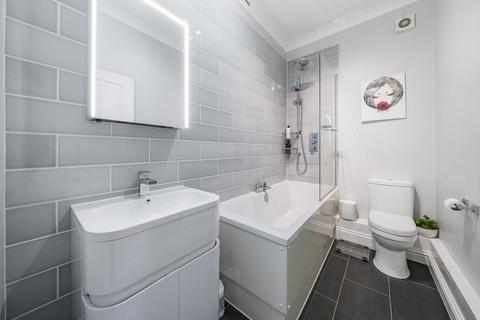 2 bedroom flat for sale, Battersea Rise, Battersea