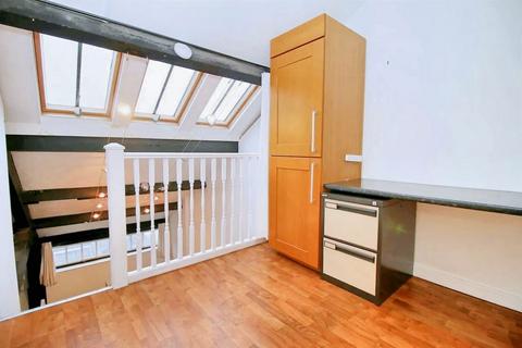 2 bedroom flat for sale, Clyde Street, Bingley, West Yorkshire, BD16 4JJ