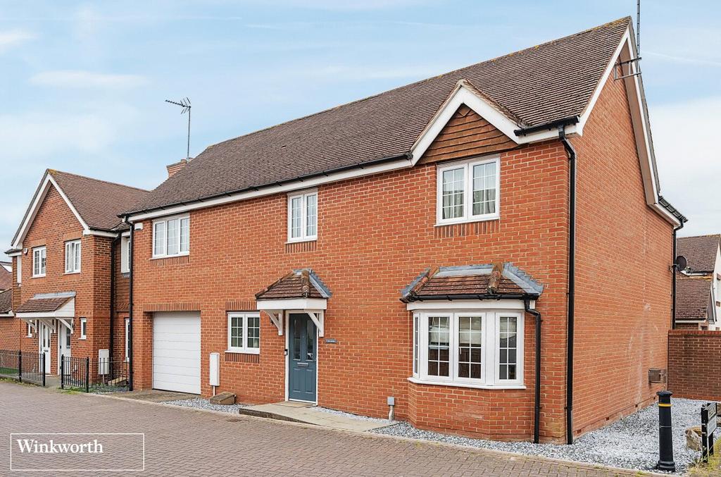 Watlington, Hook, Hampshire, RG27 4 bed link detached house to rent £