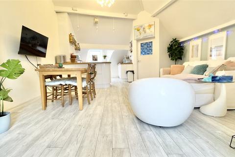 103b Banks Road, West Kirby, Wirral, CH48 0RB
