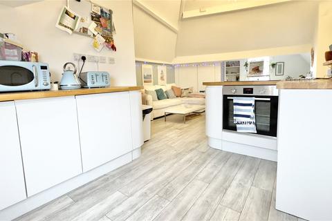 103b Banks Road, West Kirby, Wirral, CH48 0RB