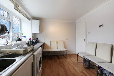2 bedroom flat for sale, Cherry Tree Rise, Buckhurst Hill, IG9