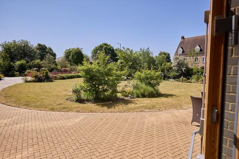 2 bedroom retirement property for sale, Buttercross Lane, Fernleigh Buttercross Lane, OX28