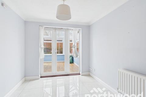 3 bedroom detached house to rent, Albert Reed Gardens, Tovil, Maidstone, ME15