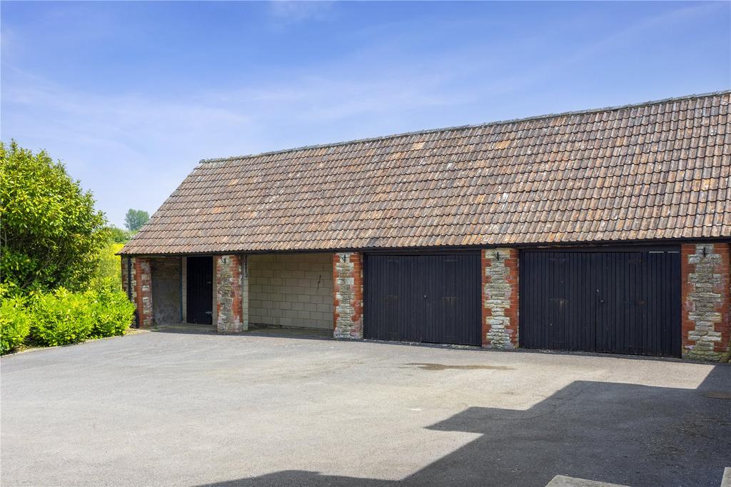 Garage/Stables