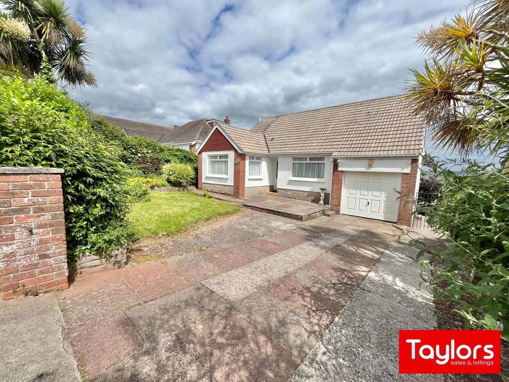 Goodrington Road, Goodrington, Paignton 4 bed detached bungalow for