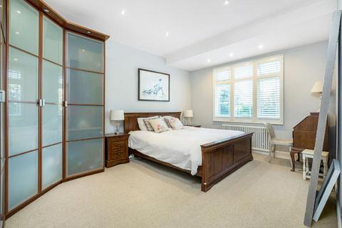3 bedroom flat for sale, Worple Road, Raynes Park