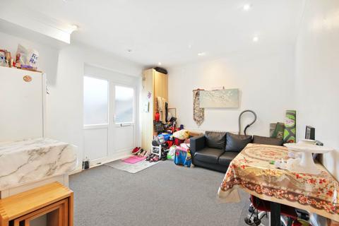 2 bedroom flat for sale, Cherry Tree Rise, Buckhurst Hill, IG9