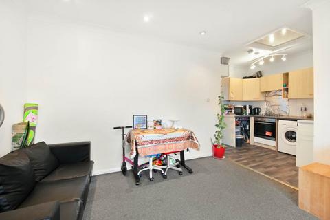 2 bedroom flat for sale, Cherry Tree Rise, Buckhurst Hill, IG9