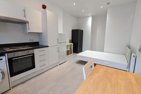 Studio to rent, Yewfield Road, Willesden, London NW10