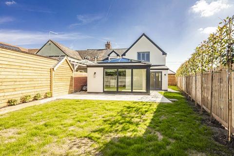 4 bedroom property for sale, Conway Cottage, Crays Pond, RG8