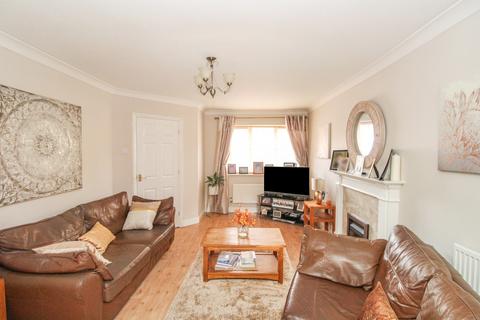 3 bedroom detached house for sale, Taunton Close, Crawley, West Sussex. RH10 7XT