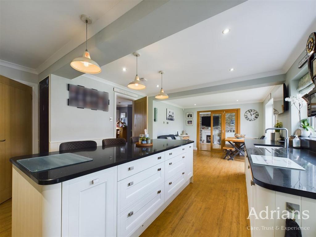 Kitchen / dining /