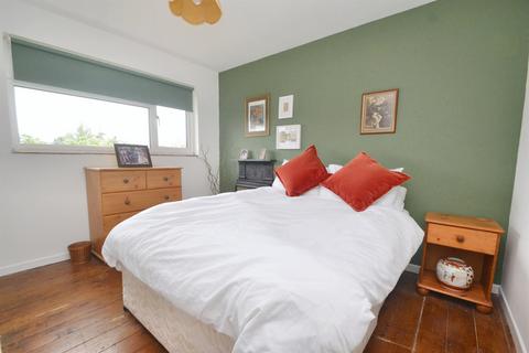 188 Christopher Crescent, Stanley Green, Poole, BH15 3HN