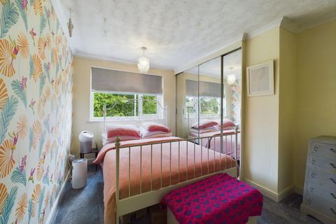 19 Moreton Way, Northampton, NN2 8PD