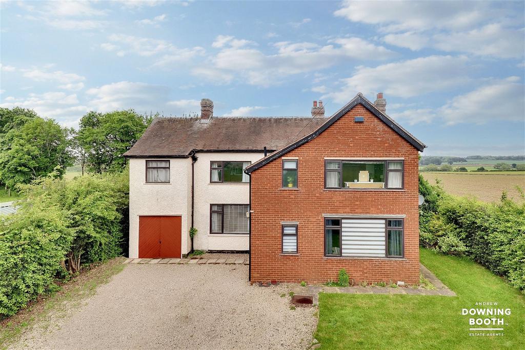 Tamworth B79 5 bed detached house for sale £550,000