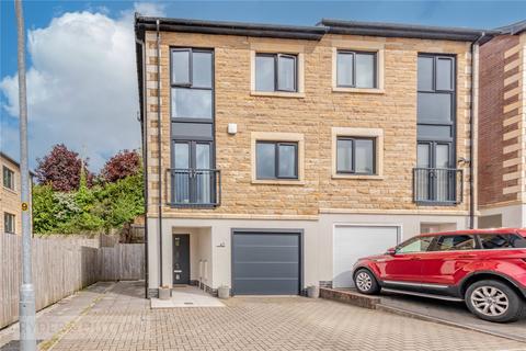 42 Bakestones Avenue, Delph, Oldham, OL3 5GE