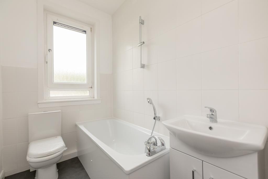118 Stenhouse Avenue, Edinburgh, EH11... 2 bed flat for sale £165,000