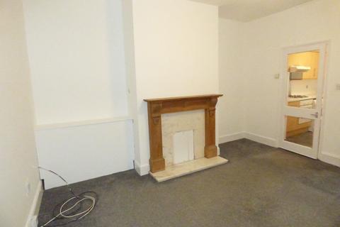 2 bedroom flat to rent, Warwick Street, Heaton
