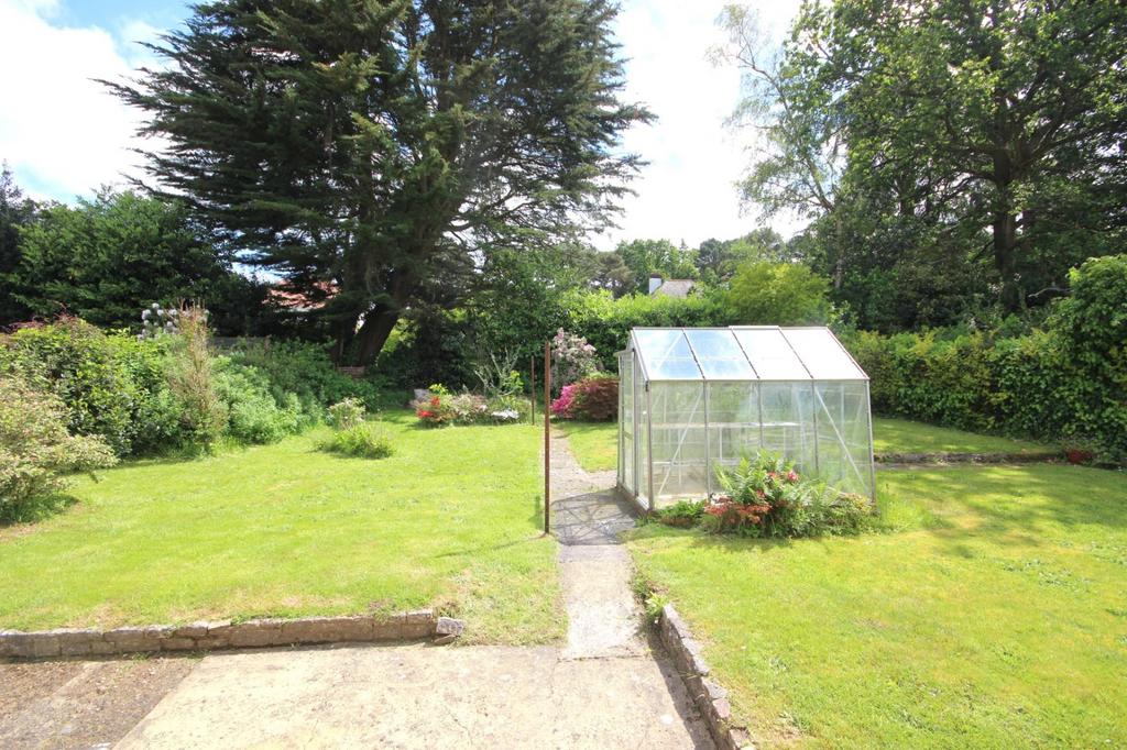 Clarendon Road, Broadstone, Dorset, BH18 3 bed bungalow for sale £510,000