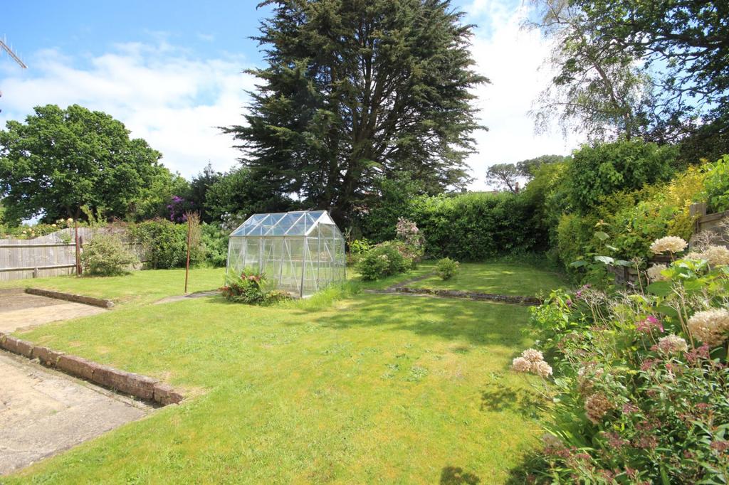 Clarendon Road, Broadstone, Dorset, BH18 3 bed bungalow for sale £510,000