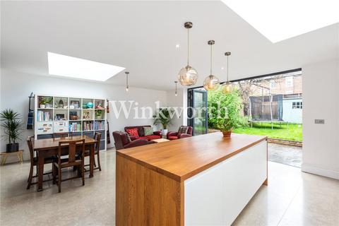 3 bedroom end of terrace house for sale, Fairfax Road, London, N8