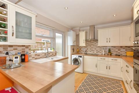 2 bedroom semi-detached house for sale, Tyelands, Billericay, Essex