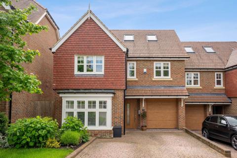 4 bedroom semi-detached house for sale, Grove Road, Tring